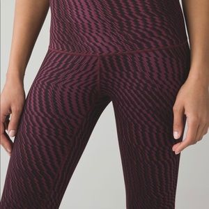 Lululemon WunderUnder 8 Shifted Horizon Red Grape